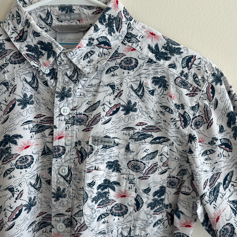 Columbia Men's Blue and White Patterned Shirt